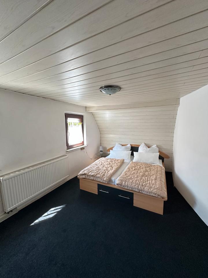 Möblierte EinzelZimmer & DoppelZimmer Kurzzeitmiete