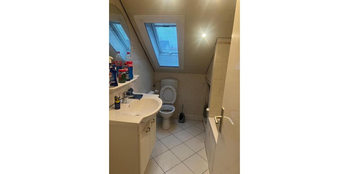 Dachgeschoßwohnung Leonberg - 4 Zimmer, 80 m&sup2;, 1.650&euro; | Angebot:26519368