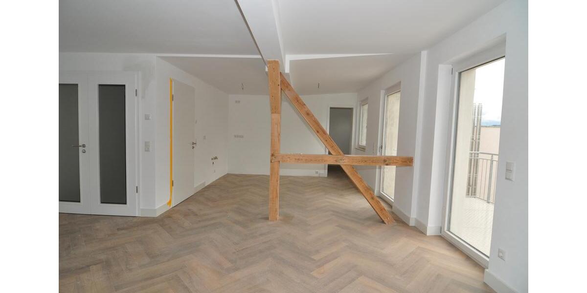 *Helle, moderne 5 Zimmer Maisonette im 3.OGDG- Zentrum von Plauen -Lift und mit großem Balkon, EBK* 5 zimmer