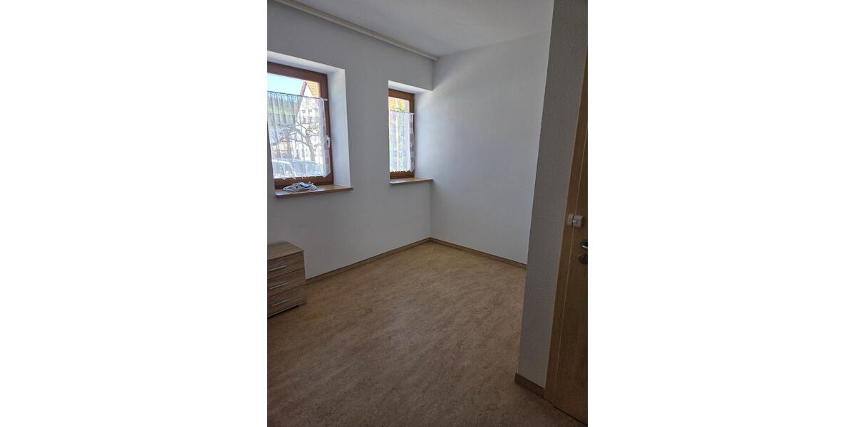 Erdgeschoßwohnung Ruhla - 1 Zimmer, 35 m&sup2;, 311&euro; | Angebot:26335780
