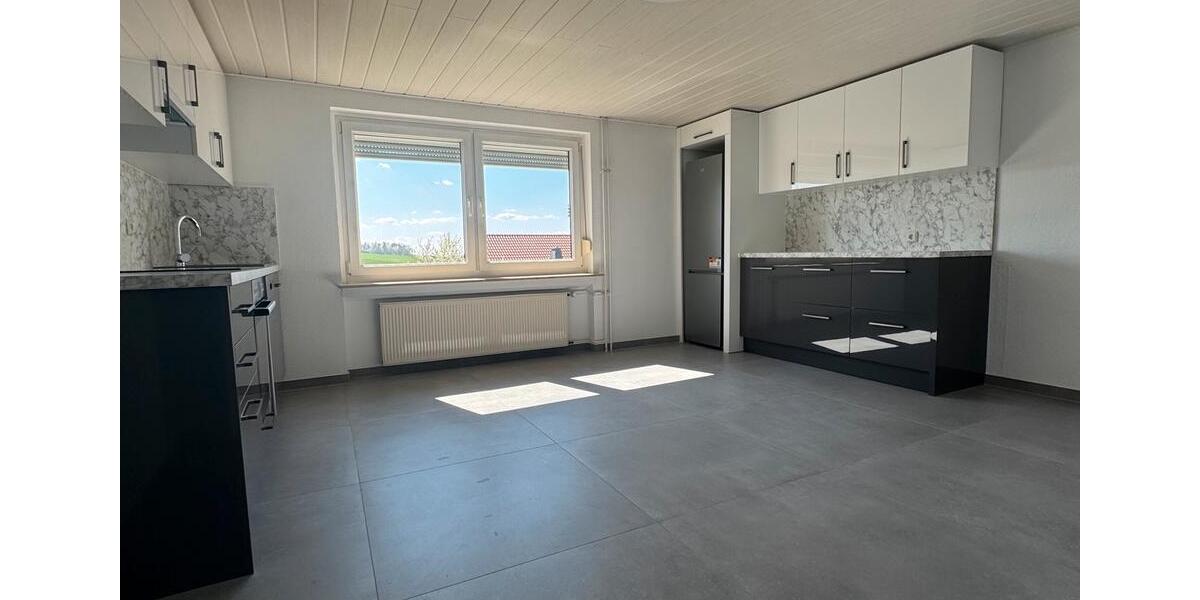 Etagenwohnung Neukirchen - 3 Zimmer, 120 m&sup2;, 1.400&euro; | Angebot:26148673