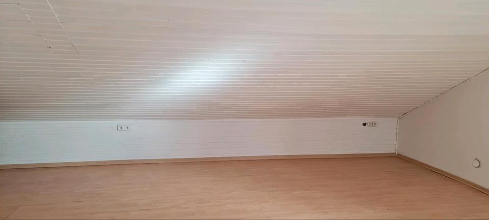 Dachgeschoßwohnung Dorfen - 2 Zimmer, 70 m&sup2;, 1.200&euro; | Angebot:26032308