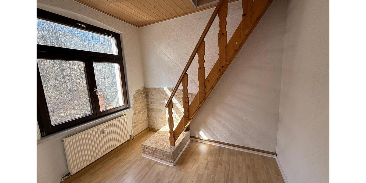 Dachgeschoßwohnung Greiz - 3 Zimmer, 65 m&sup2;, 325&euro; | Angebot:26070754