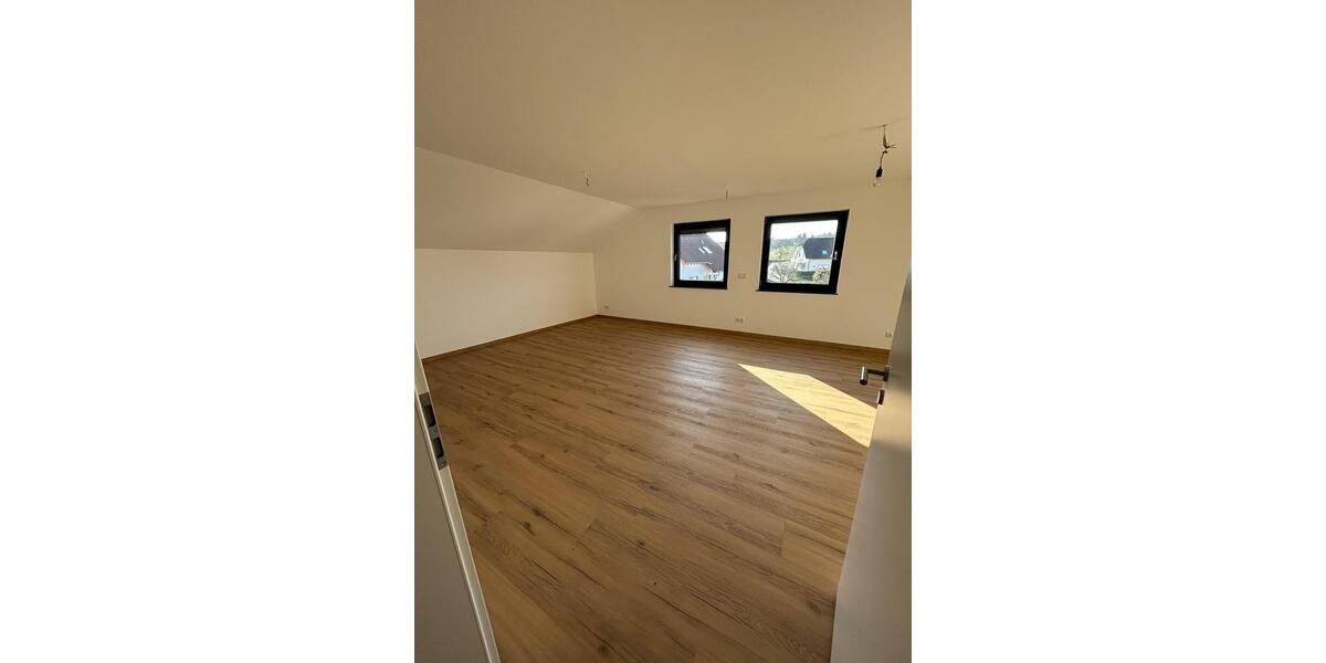 Dachgeschoßwohnung Wettenberg - 3.5 Zimmer, 82 m&sup2;, 1.150&euro; | Angebot:26644572