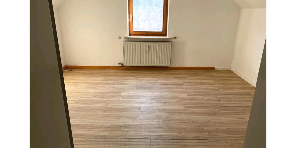 Dachgeschoßwohnung Vilshofen an der Donau - 1 Zimmer, 35 m&sup2;, 350&euro; | Angebot:26535699