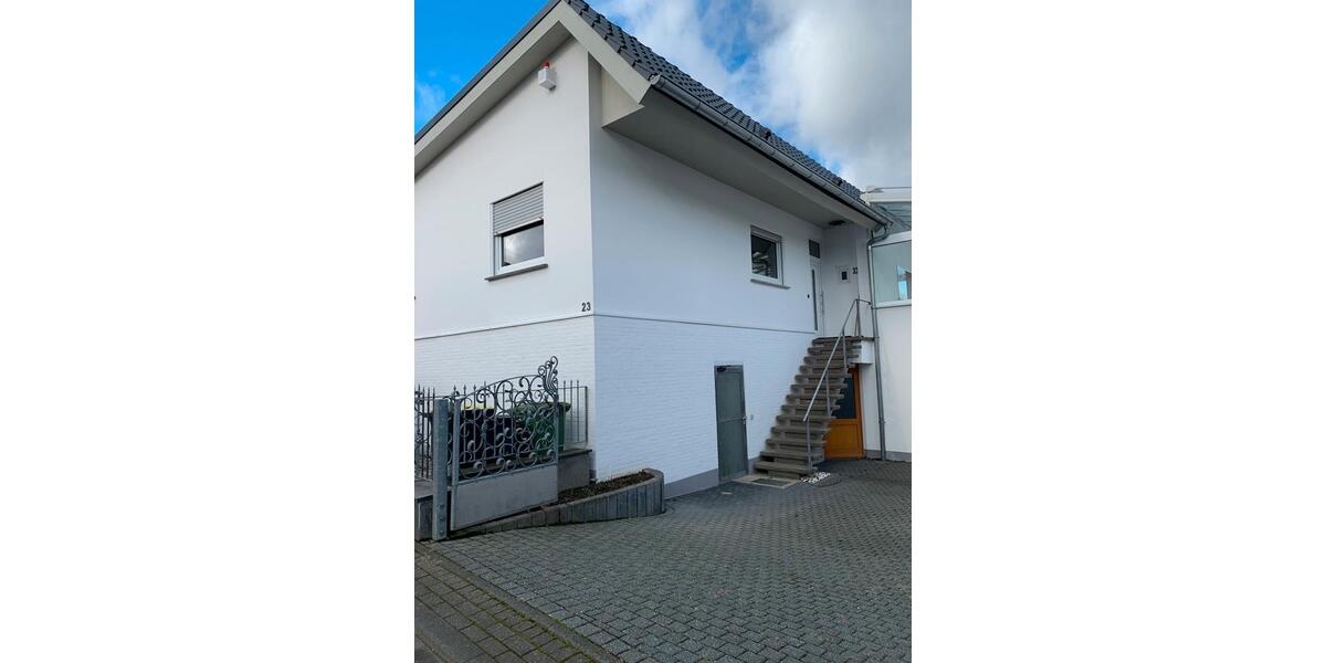 Etagenwohnung Königswinter - 4 Zimmer, 135 m&sup2;, 990&euro; | Angebot:26309168