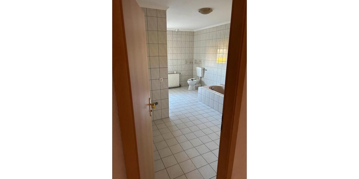 Etagenwohnung Hungen - 3 Zimmer, 120 m&sup2;, 1.100&euro; | Angebot:26448984