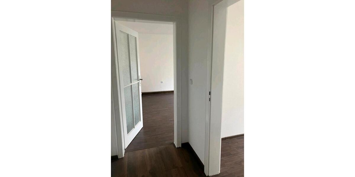 Etagenwohnung Hohenmölsen - 2 Zimmer, 50 m&sup2;, 400&euro; | Angebot:26262553