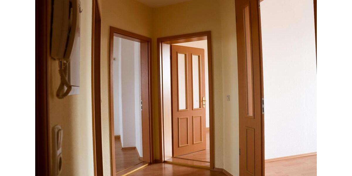 Etagenwohnung Riesa - 3 Zimmer, 79 m&sup2;, 395&euro; | Angebot:25875736