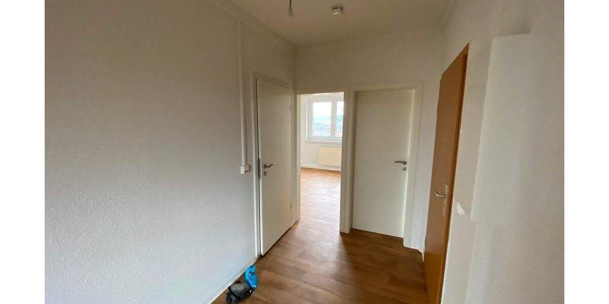 Etagenwohnung Suhl Neundorf - 4 Zimmer, 64 m&sup2;, 400&euro; | Angebot:25748937
