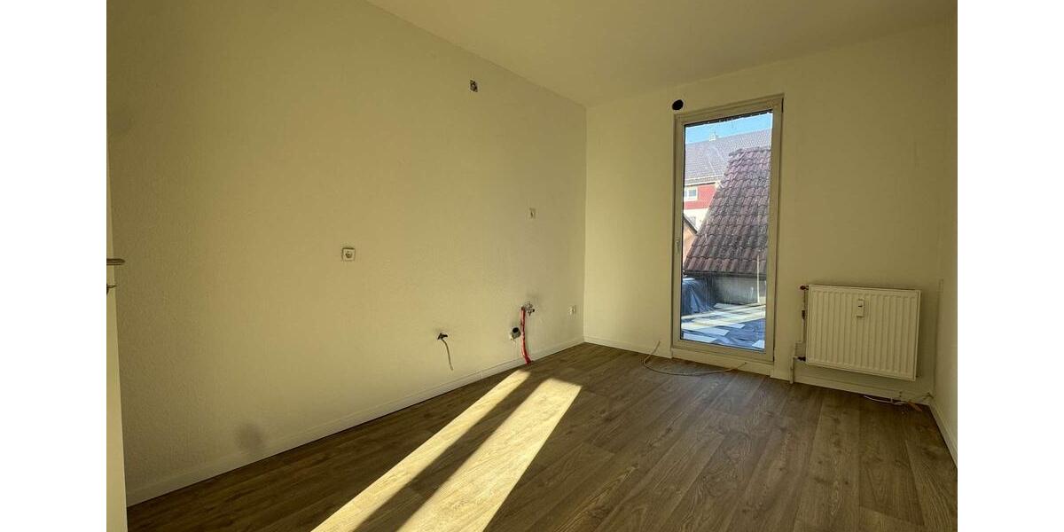 Sanierte 3-Raum-Dachgechosswohnung mit großer Terrasse 3 zimmer