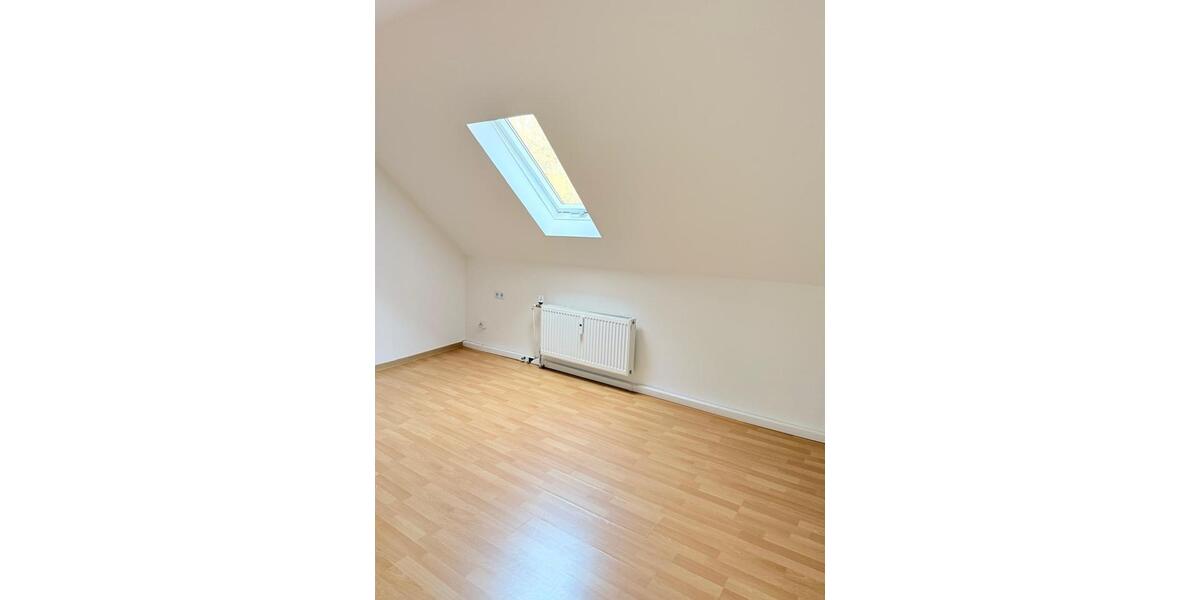 Dachgeschoßwohnung Ronshausen - 3 Zimmer, 70 m&sup2;, 700&euro; | Angebot:26243014
