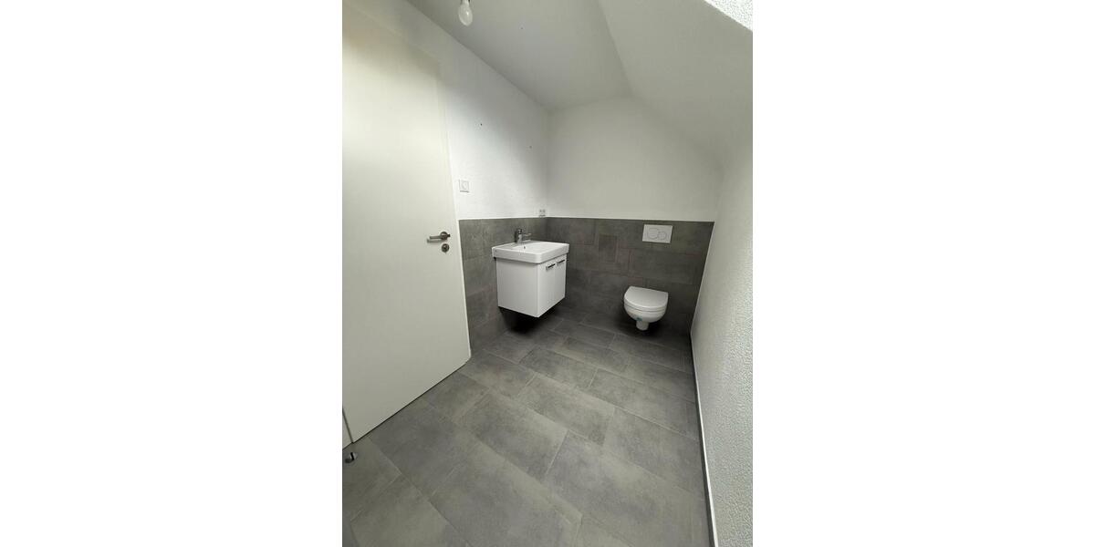 Dachgeschoßwohnung Niederwerrn - 1 Zimmer, 48 m&sup2;, 550&euro; | Angebot:26560562