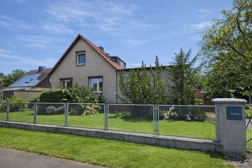 Einfamilienhaus zur Miete in Berlin-Kaulsdorf - Garage, Garten, großes Grundstück 5 zimmer