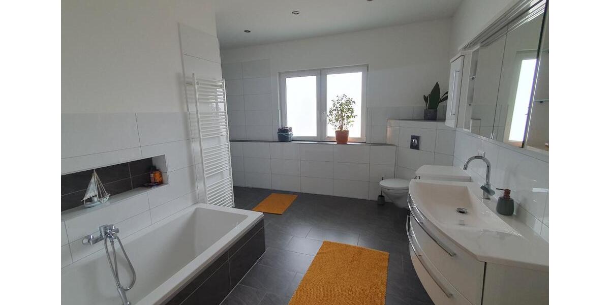 Einfamilienhaus Bodenwöhr - 5 Zimmer, 180 m&sup2;, 1.200&euro; | Angebot:26237550