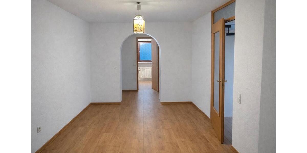 Etagenwohnung Hardheim - 4 Zimmer, 90 m&sup2;, 850&euro; | Angebot:24708275
