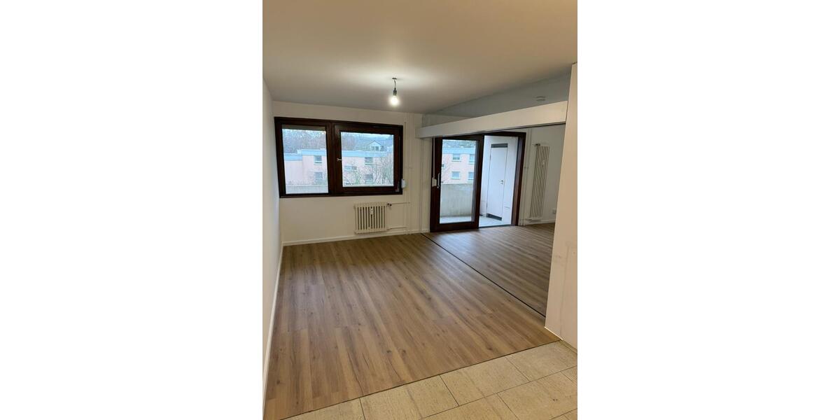 Kernsanierte 3,5 Zi Whg in Schwalbach am Taunus 3.5 zimmer