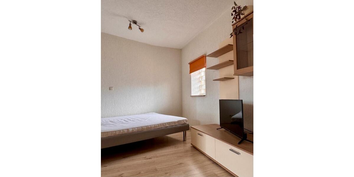 Etagenwohnung Frankenblick - 1 Zimmer, 25 m&sup2;, 300&euro; | Angebot:25940884