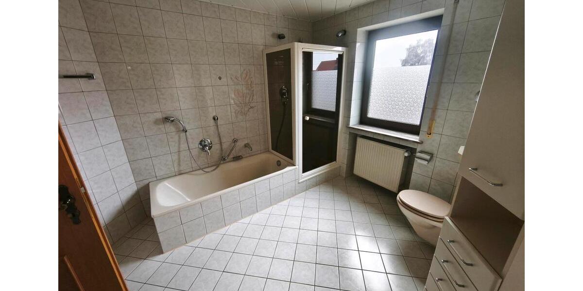 Etagenwohnung Günzburg - 3.5 Zimmer, 120 m&sup2;, 1.300&euro; | Angebot:24592928