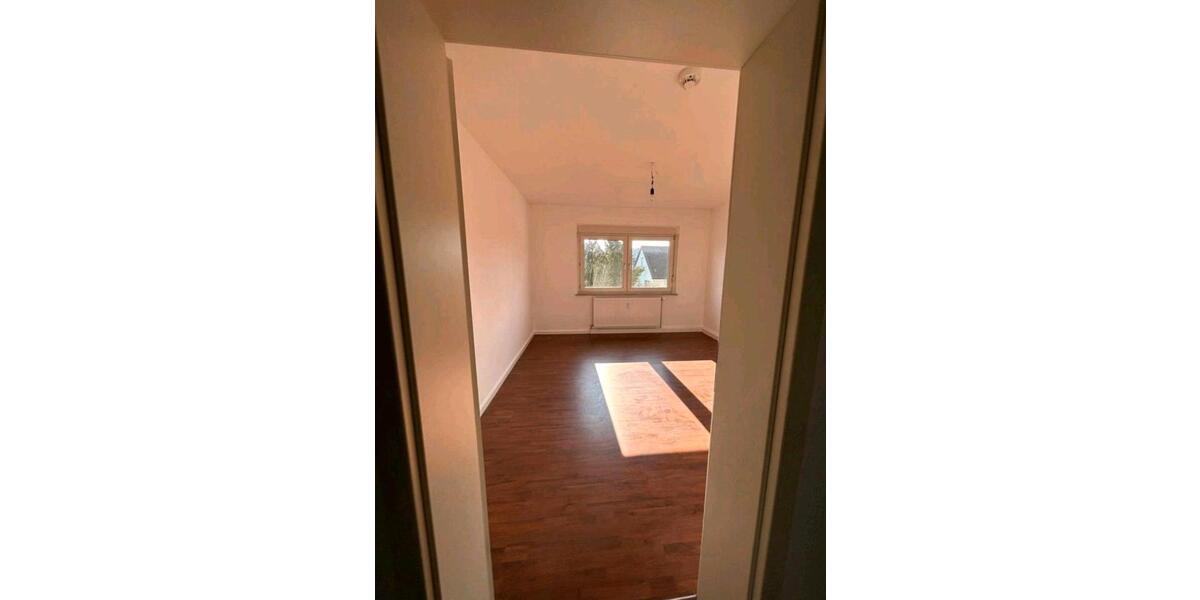 67m² 3 Zimmer 1. OG Wohnung Sonnenbalkon 3 zimmer