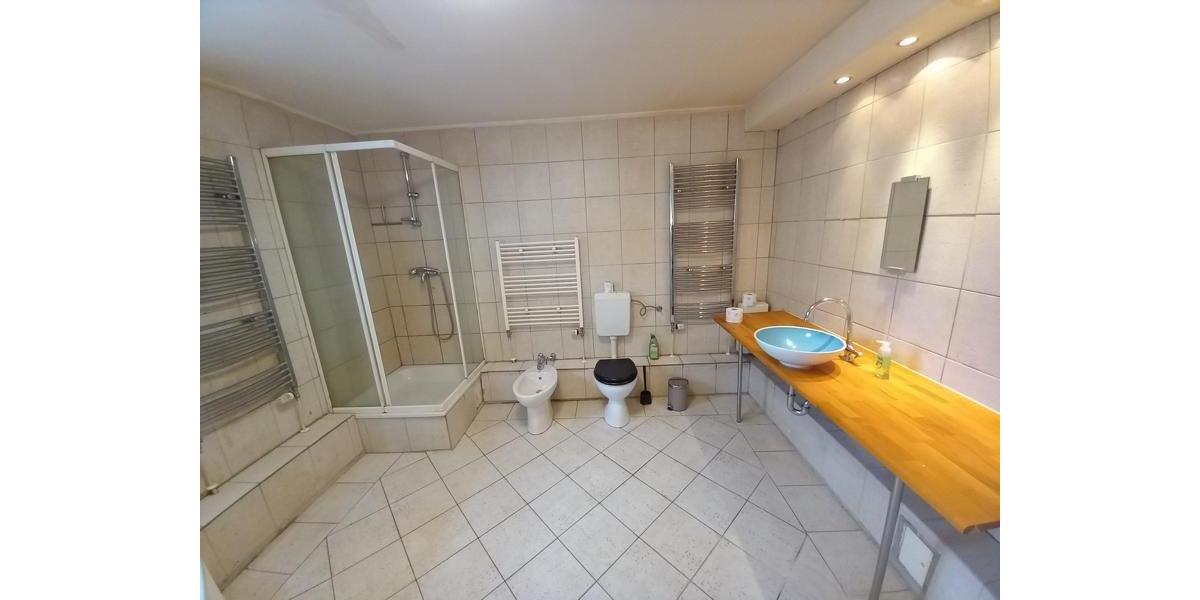 Hochparterre Wismar Altstadt - 4 Zimmer, 150 m&sup2;, 1.500&euro; | Angebot:26637144