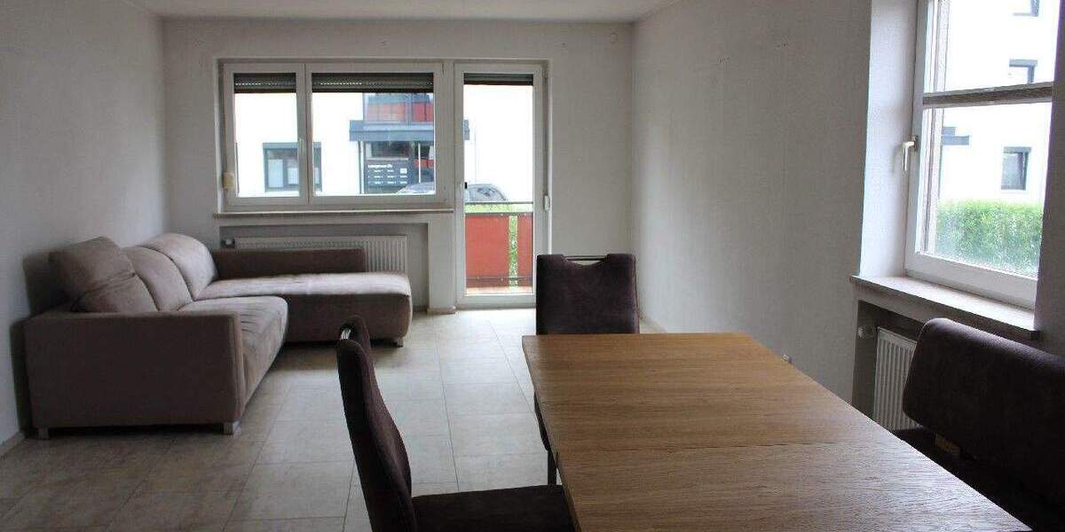 NEU! Sonniger Balkon - schöner Grundschnitt - Zentrale Lage! 3 zimmer