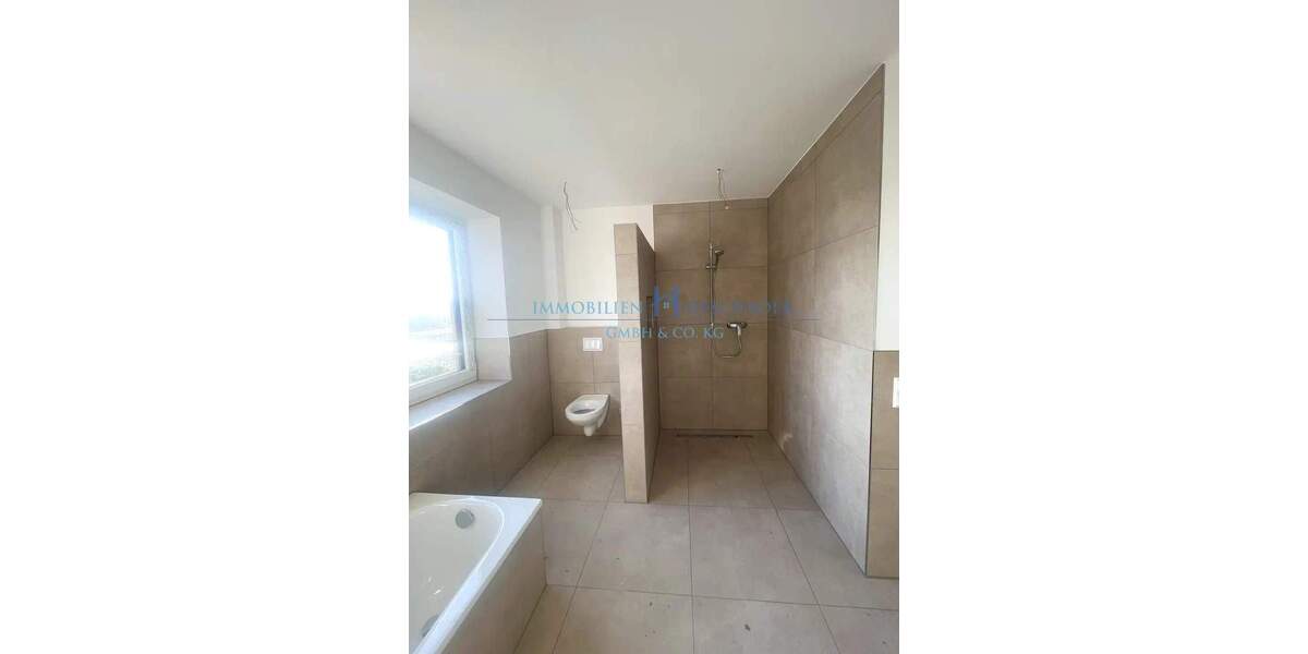 Doppelhaushälfte Neuharlingersiel Seriem - 4 Zimmer, 140 m&sup2;, 1.600&euro; | Angebot:26093710