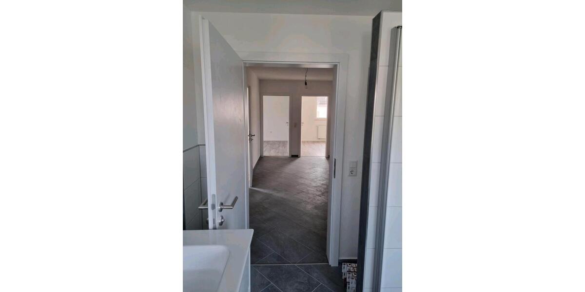 Erdgeschoßwohnung Lohfelden - 3.5 Zimmer, 100 m&sup2;, 1.000&euro; | Angebot:26219990