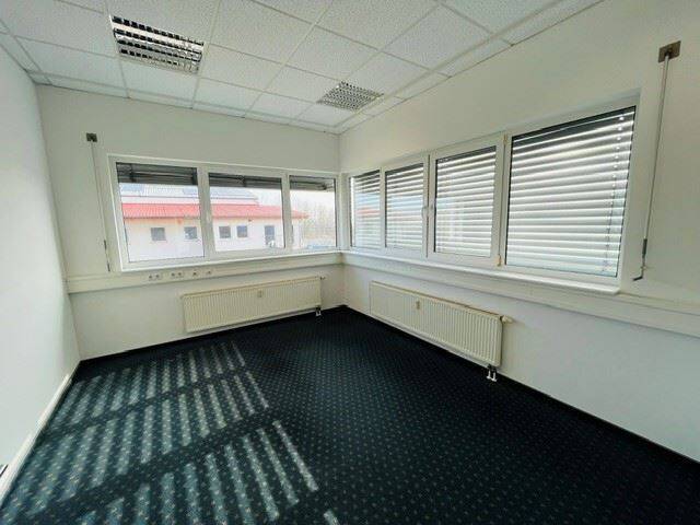 EUPORA® Immobilien: Moderne Gewerbe-Bürofläche in Kirchheimbolanden.