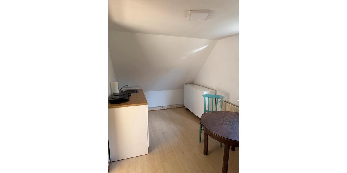 Dachgeschoßwohnung Marburg - 2 Zimmer, 37 m&sup2;, 680&euro; | Angebot:27632361