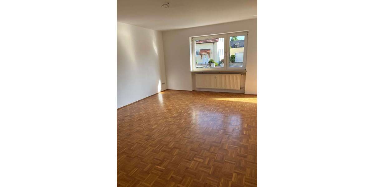 Etagenwohnung Weiden - 3 Zimmer, 84 m&sup2;, 600&euro; | Angebot:27203192