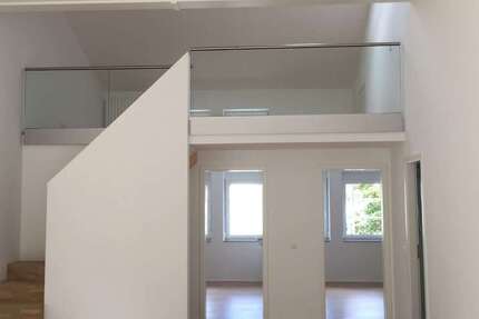 Wohnung Stuttgart-Obertürkheim Obertürkheim - 4 Zimmer, 125 m&sup2;, 1.700&euro; | Angebot:26826270