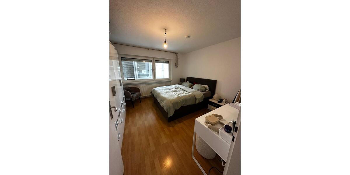 KA-Mühlburg, schöne, helle 3-ZKB mit kl. Loggia im EG 3 zimmer