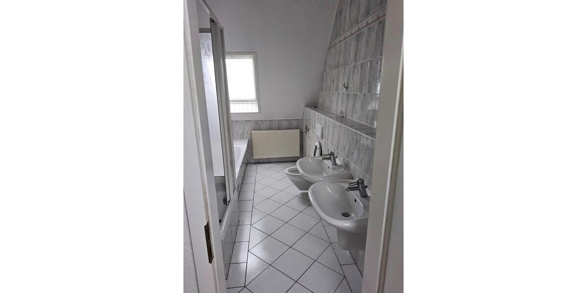 Helle 4-Zimmer-DG-Wohnung in Dingelstädt (130 m²) – sofort verfügbar 4 zimmer