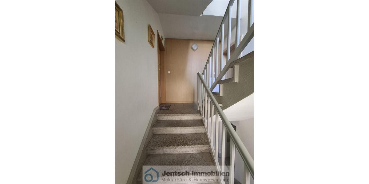 Etagenwohnung Teuchern - 3 Zimmer, 62 m&sup2;, 370&euro; | Angebot:23738678