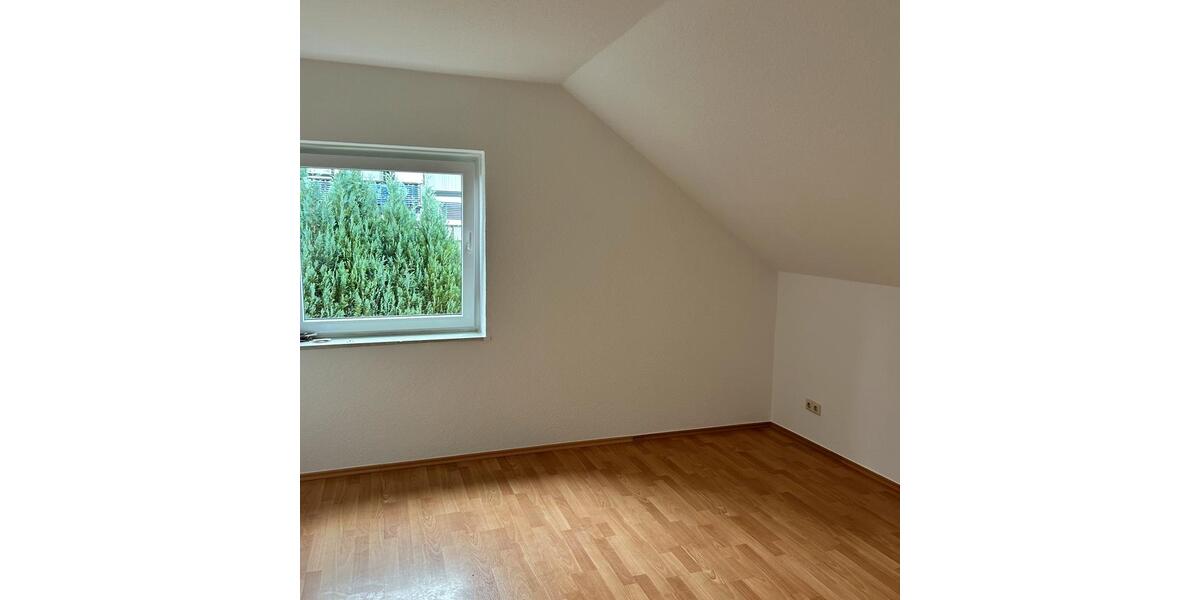 Dachgeschoßwohnung Schmallenberg - 3 Zimmer, 87 m&sup2;, 705&euro; | Angebot:24653714