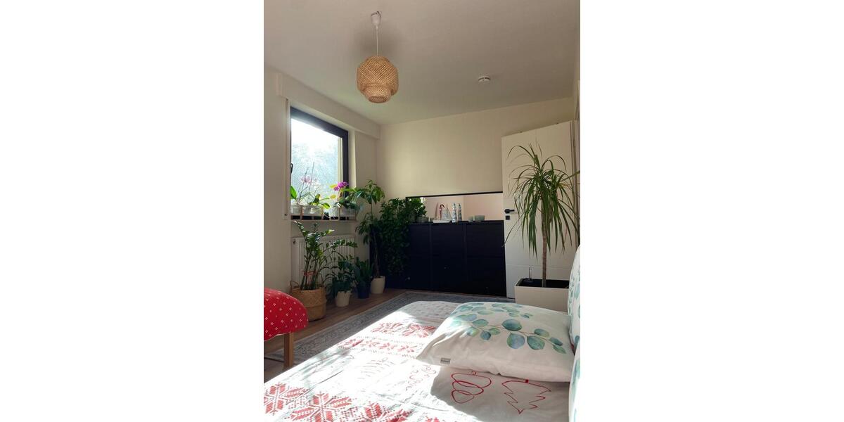 Erdgeschoßwohnung Kaiserslautern Bahnheim - 3 Zimmer, 100 m&sup2;, 1.300&euro; | Angebot:26023344