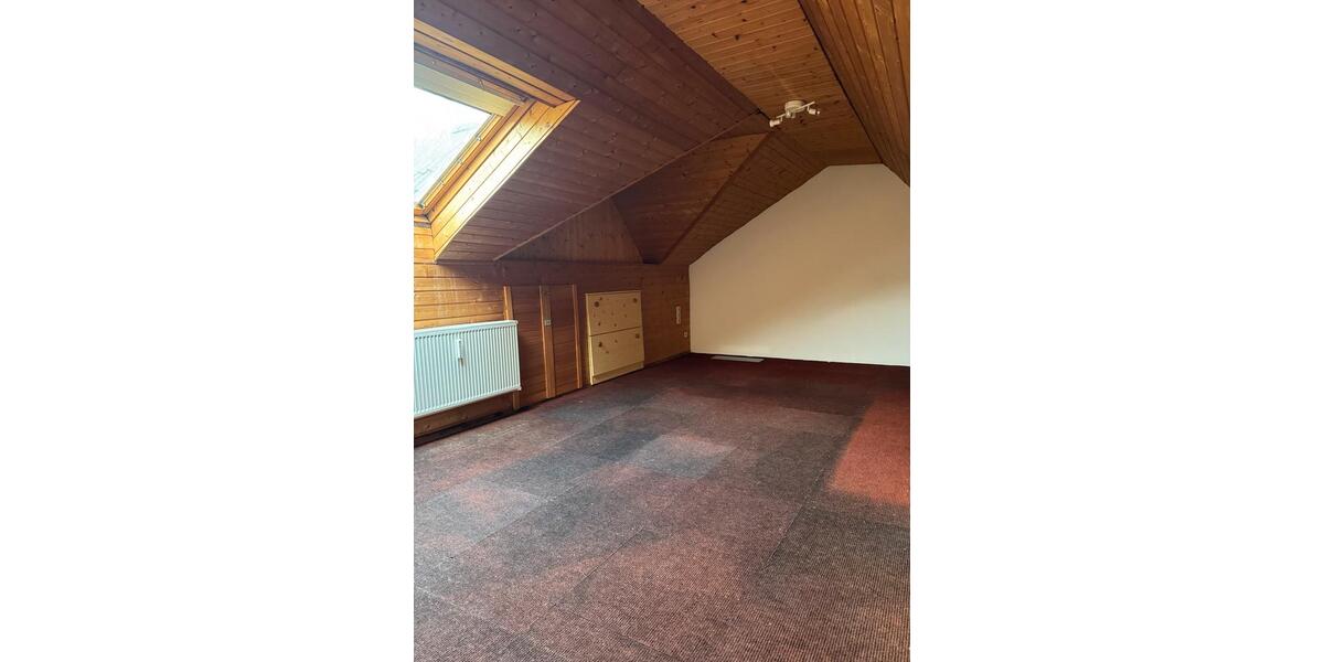 Dachgeschoßwohnung Wiehl - 1 Zimmer, 100 m&sup2;, 950&euro; | Angebot:26153584