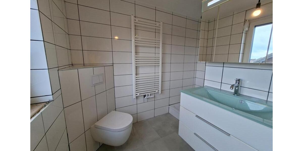 Dachgeschoßwohnung Büren - 3 Zimmer, 100 m&sup2;, 800&euro; | Angebot:23245154
