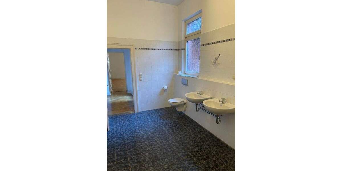 Etagenwohnung Fürth Innenstadt - 3 Zimmer, 130 m&sup2;, 1.300&euro; | Angebot:25705384