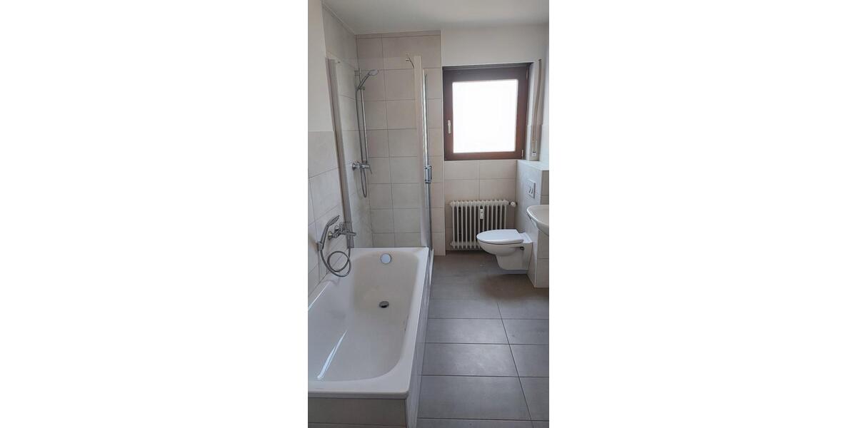 Etagenwohnung Neulußheim - 4 Zimmer, 94 m&sup2;, 1.160&euro; | Angebot:25811360