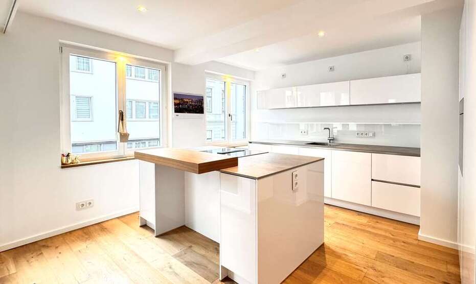 Wohnung zum Mieten in Düsseldorf 2.090 € 105 m²