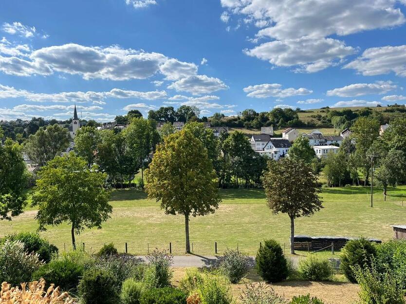 Rittersdorf:110m² Wohnung, 5 Zimmer, 2 Balkone, ruhige Lage