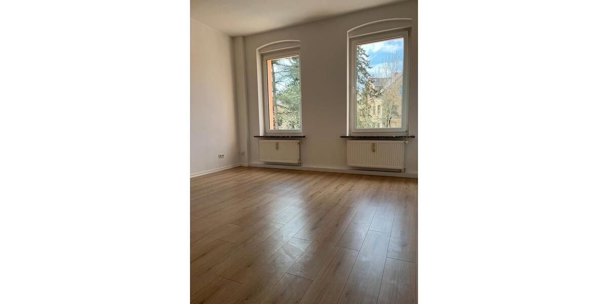 Etagenwohnung Crimmitschau - 4 Zimmer, 105 m&sup2;, 650&euro; | Angebot:25962394