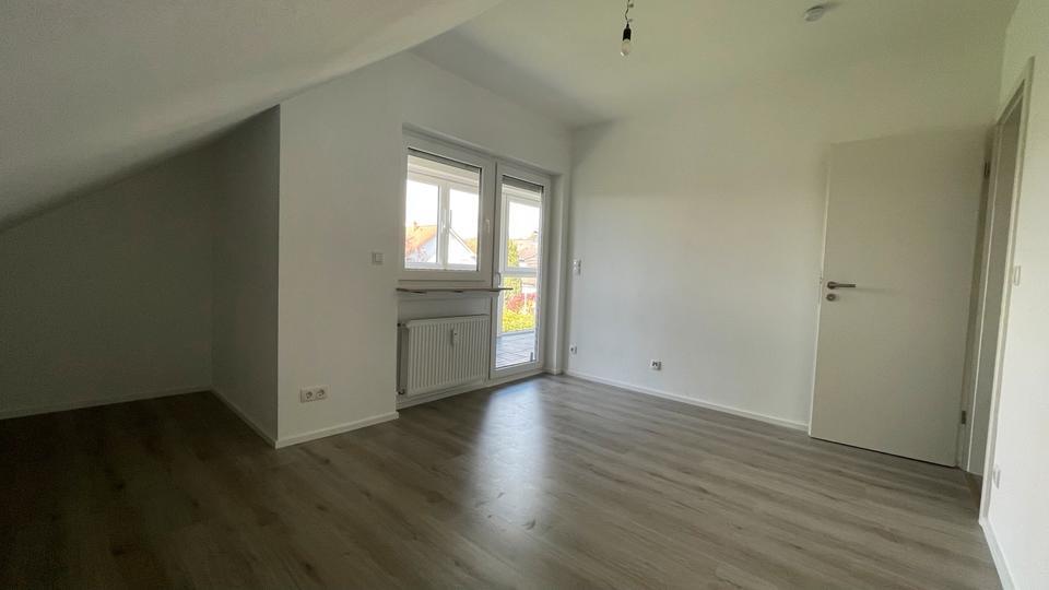 Schöne 3-Zi.-DG-Wohnung in ruhiger Lage NR-Irlich – ab Dez. 2025 zimmer