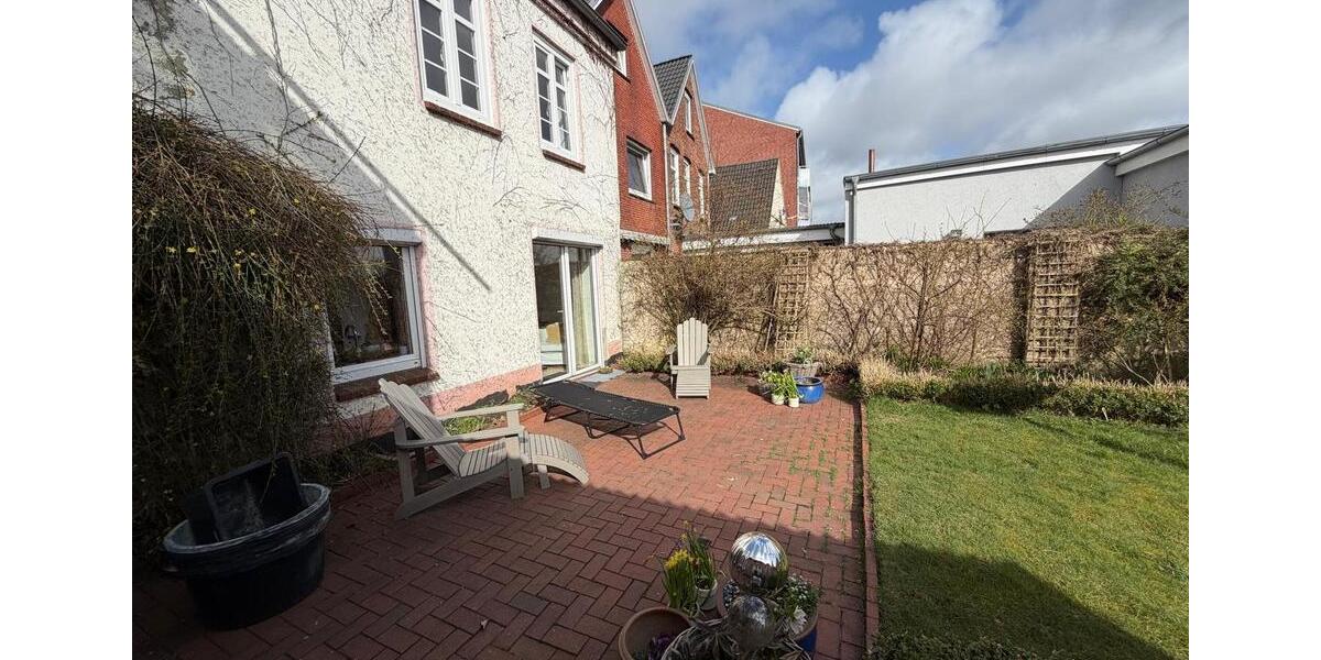 Reihenhaus Husum - 8 Zimmer, 160 m&sup2;, 1.450&euro; | Angebot:25988687