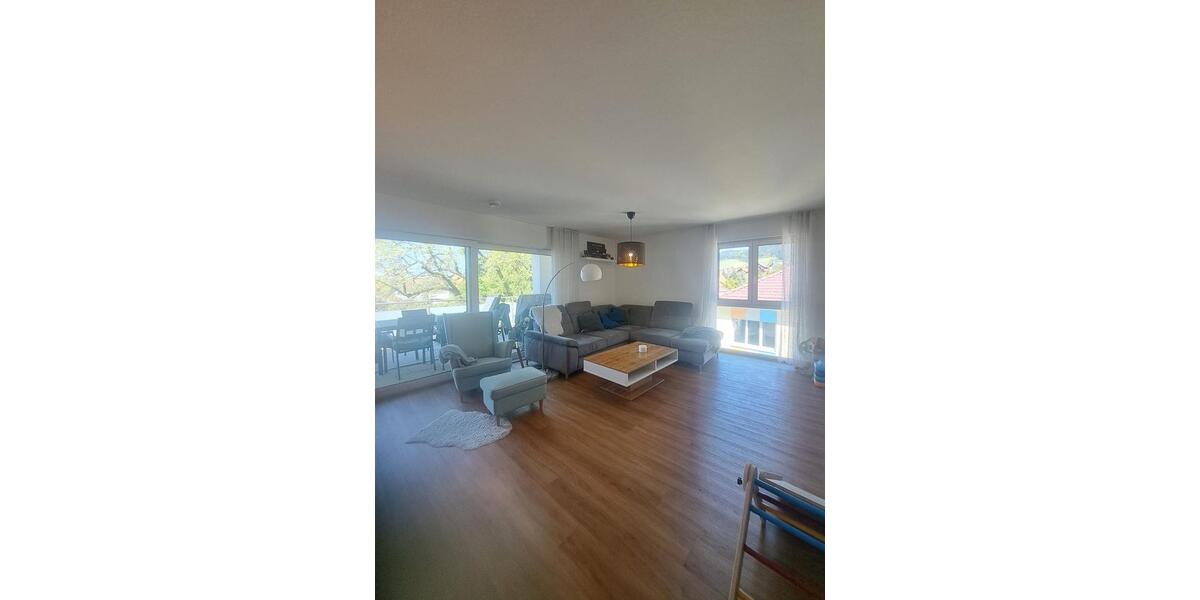 Etagenwohnung Oberkirch - 4 Zimmer, 122 m&sup2;, 1.300&euro; | Angebot:26376210
