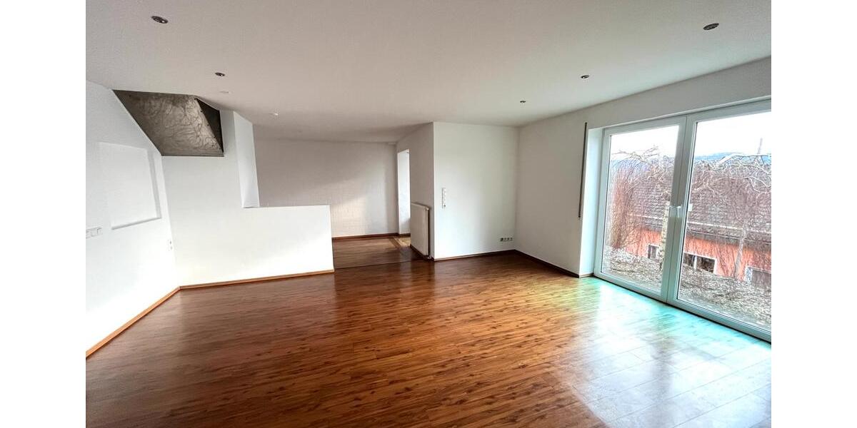 Etagenwohnung Siegen Eiserfeld - 2 Zimmer, 88 m&sup2;, 695&euro; | Angebot:24890877