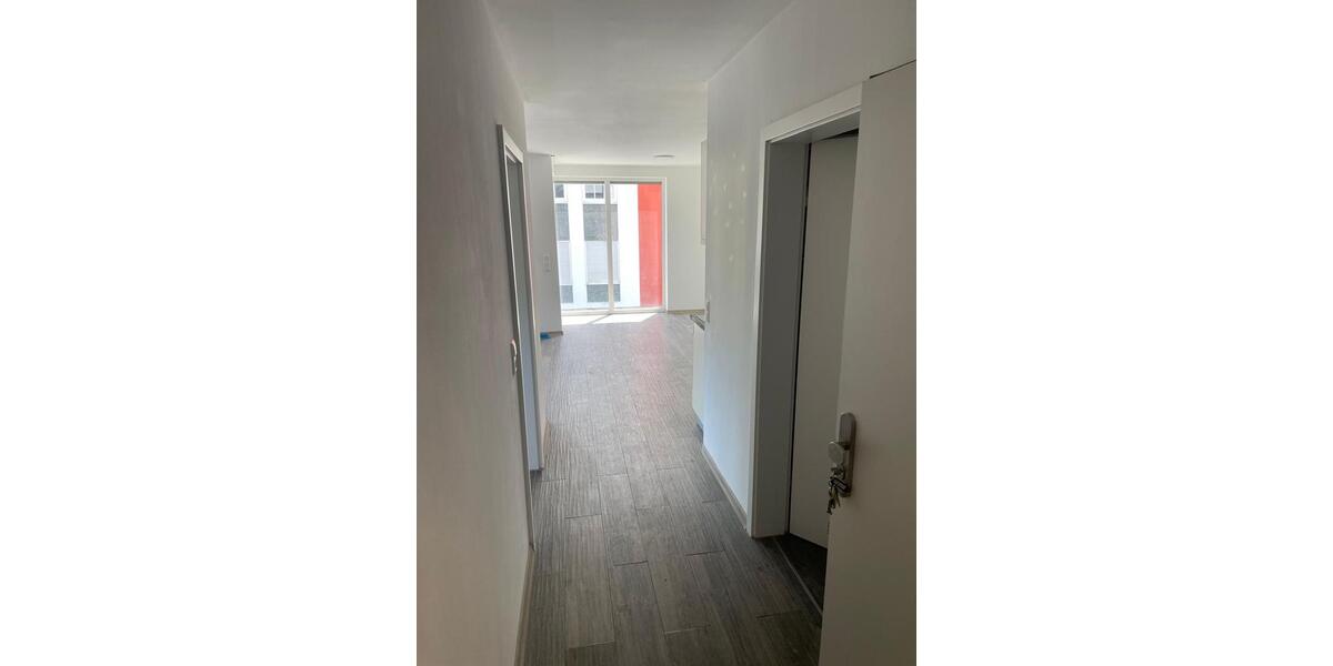 Helle 2-Zimmer-Wohnung mit Fußbodenheizung & Tiefgarage 3 zimmer