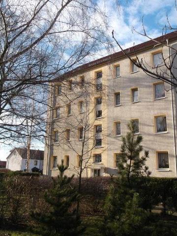 3-Raum-Wohnung mit Balkon und Einbauküche in Braunsbedra